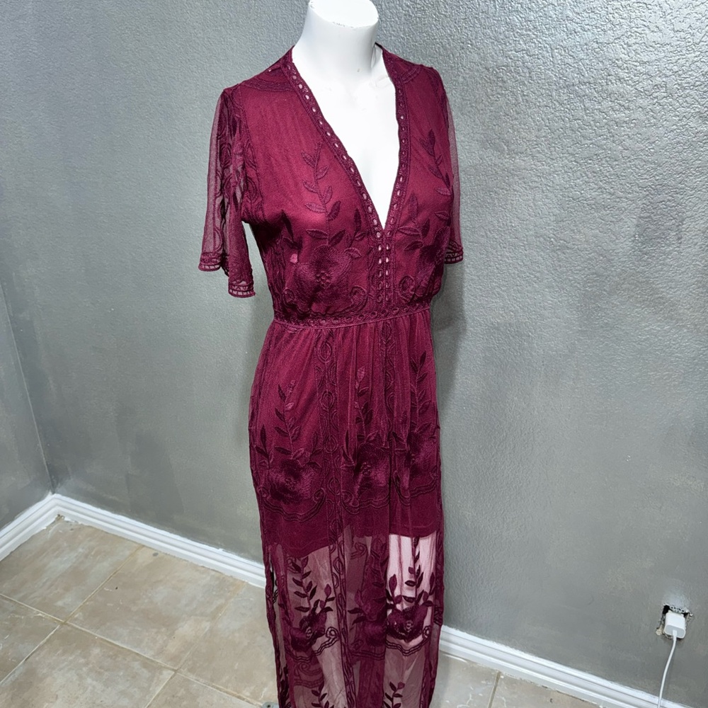 Chic Burgundy Lace Swim Cover-Up - Picture 4 of 17